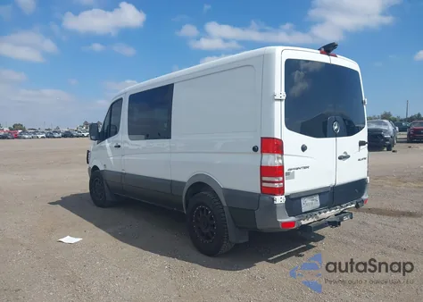 2015 Mercedes-Benz Sprinter 2500 Normal Roof из США, поврежденный, VIN WD4PE7DC1F5963522